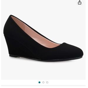 GOOD AS NEW BLACK WEDGES